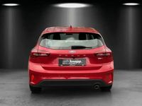 Gebraucht Ford Focus Titanium 125 PS (91 kW) 2023 Fantastic red Kleinwagen