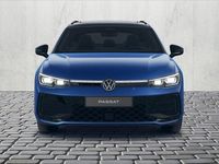 Gebraucht VW Passat R-line 150 PS (110 kW) 2024 Reef blue metallic Kombi