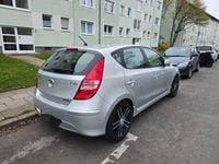 Gebraucht Hyundai i30 Edition 90 PS (66 kW) 2012 Silber Kombi