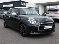 Gebraucht Mini Cooper SE Classic 135 kW (184 PS) 2023 Schwarz Kleinwagen