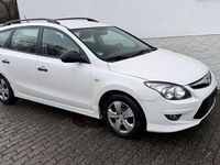 Gebraucht Hyundai i30 Edition 109 PS (80 kW) 2012 Weiß Kombi