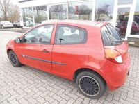 Second-hand Renault Clio III Expression 75 CP (55 kW) 2009 Roșu Hatchback