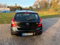 Gebraucht Hyundai i30 109 PS (80 kW) 2009 Schwarz Kleinwagen