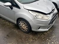 Gebraucht Ford B-MAX 80 PS (58 kW) 2013 Silber Van / Kleinbus