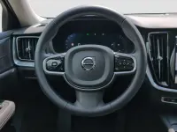 Gebraucht Volvo V60 Plus 197 PS (144 kW) 2025 Onyx black Kombi