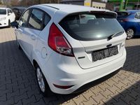 Usata Ford Fiesta 101 CV (74 kW) 2016 Bianco Utilitaria