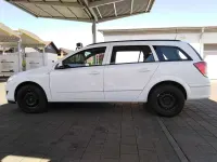 Gebraucht Opel Astra Edition 90 PS (66 kW) 2008 Casabl/arctic/eisweiss/kaolin Kombi