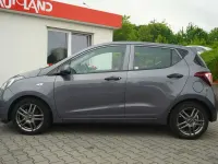 Gebraucht Hyundai i10 Basis 67 PS (49 kW) 2017 Stardust metallic Kleinwagen