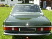 Używany Mercedes E230 136 KM (100 kW) 1983 Zielony Sedan/Limuzyna