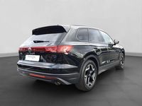 Gebraucht VW Touareg Basis 231 PS (169 kW) 2024 Grenadillschwarz metallic SUV