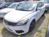 Gebraucht Kia Ceed Edition 7 90 PS (66 kW) 2011 Carraraweiss Kleinwagen