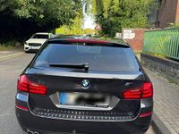 Gebraucht BMW 530 258 PS (189 kW) 2013 Blau Kombi