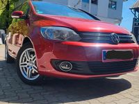 Second-hand VW Golf 105 CP (77 kW) 2010 Roșu Monovolum