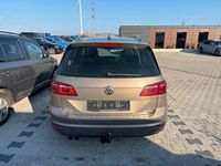 Gebraucht VW Golf VII Highline 125 PS (91 kW) 2015 Goldkeine angabe