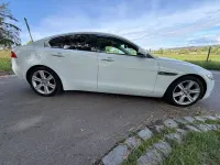 Gebraucht Jaguar XE Pure 179 PS (131 kW) 2016 Weiß Limousine