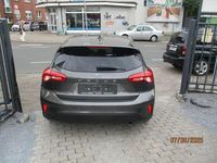 Gebraucht Ford Focus Cool & Connect 125 PS (91 kW) 2018 Schwarz Limousine