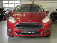 Gebraucht Ford Fiesta Trend 101 PS (74 kW) 2015 Candyrot metallic Kleinwagen