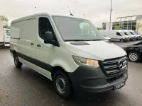 Używany Mercedes Sprinter 150 KM (110 kW) 2023 Biały Van