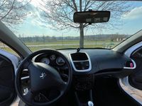 Gebraucht Peugeot 206 68 PS (50 kW) 2009 Weiß Limousine