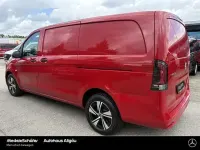 Gebraucht Mercedes e-Vito 85 kW (116 PS) 2024 Rot Van