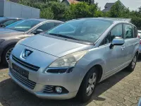 Gebraucht Peugeot 5008 Allure 156 PS (114 kW) 2011 Silber Van / Kleinbus