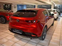 Neu Mazda 3 Center-Line 140 PS (102 kW) 2025 Soul red crystal m Limousine