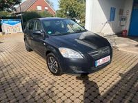 Gebraucht Kia Ceed 126 PS (92 kW) 2009 Zilinaschwarz met. Kleinwagen