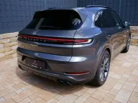 Gebraucht Porsche Cayenne 470 PS (345 kW) 2025 Grau SUV
