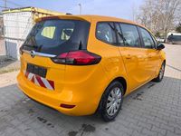 Gebraucht Opel Zafira Edition 120 PS (88 kW) 2018 Orange Van / Kleinbus