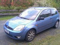 Gebraucht Ford Fiesta 80 PS (58 kW) 2003 Blau metallic Kleinwagen