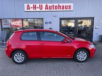 Gebraucht VW Golf VII Trendline 86 PS (63 kW) 2015 Rot Limousine