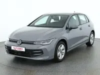 Gebraucht VW Golf VIII Style 131 PS (96 kW) 2024 Grau Limousine