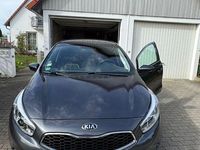 Gebraucht Kia Ceed DREAM-TEAM Edition 99 PS (72 kW) 2015 Grau Kleinwagen