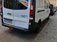 Second-hand Renault Trafic 116 CP (85 kW) 2015 Alb Monovolum