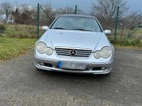 Gebraucht Mercedes C220 143 PS (105 kW) 2002 Silber Coupé