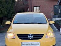 Gebraucht VW Fox 54 PS (39 kW) 2005 Gelb Kleinwagen