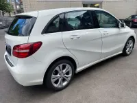 Gebraucht Mercedes B180 Urban 122 PS (89 kW) 2015 Weiß Kleinwagen
