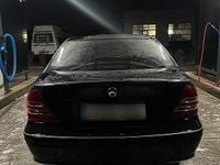 Gebraucht Mercedes 220 143 PS (105 kW) 2003 Schwarz Limousine