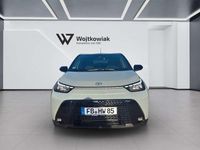 Neu Toyota Aygo X 116 PS (85 kW) 2025 Grün SUV