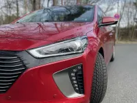Gebraucht Hyundai Ioniq Style 141 PS (103 kW) 2018 Rot Kleinwagen