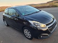 Gebraucht Peugeot 208 Active 82 PS (60 kW) 2016 Schwarz Kleinwagen
