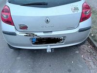 Gebraucht Renault Clio II 90 PS (66 kW) 2006 Silber Kleinwagen