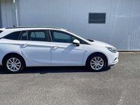 Gebraucht Opel Astra Edition 110 PS (80 kW) 2016 Schneeweiss/summitwhite/arctic Kombi