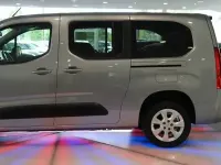 Gebraucht Opel Combo Life Elegance 131 PS (96 kW) 2022 Andere Limousine