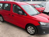 Gebraucht VW Caddy Maxi Basis 122 PS (89 kW) 2022 Rot Van / Kleinbus