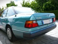 Gebraucht Mercedes E230 133 PS (97 kW) 1992 Andere farben Limousine