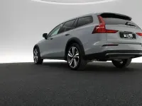 Używany Volvo V60 CC Plus 197 KM (144 kW) 2023 Szary Kombi