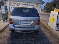 Gebraucht Mercedes ML320 224 PS (164 kW) 2006 Silber SUV