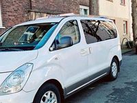 Gebraucht Hyundai H-1 163 PS (119 kW) 2015 Weiß Van / Kleinbus