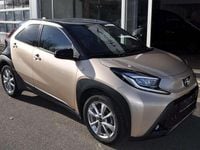 Gebraucht Toyota Aygo X-plore 72 PS (52 kW) 2022 Ginger beige black mica Kleinwagen